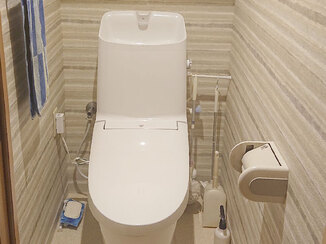 トイレリフォーム リフトアップ機能が付いた、お掃除しやすいトイレ