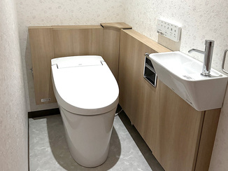トイレリフォーム 手洗い器を備えた使い勝手の良いレストルーム