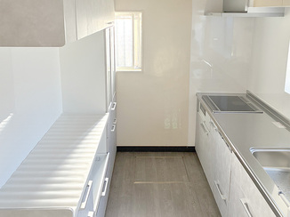 キッチンリフォーム 暗さを解消！キッチンに立つのが楽しみになる明るいキッチン